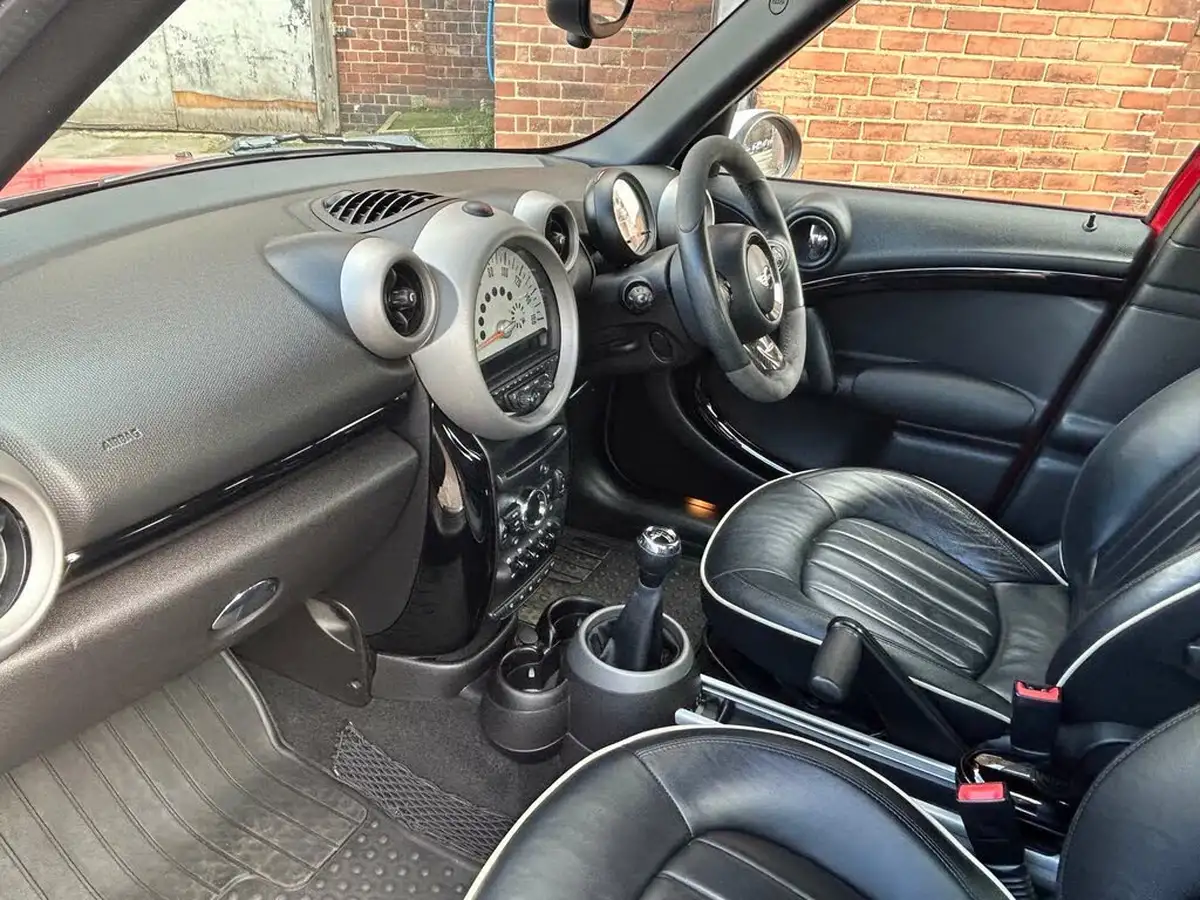 2012-mini-countryman-16-cooper-s-190bhp-all4-big-24