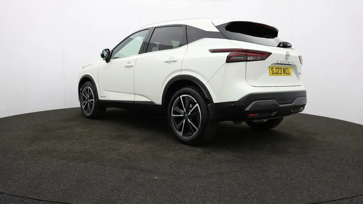 2023-nissan-qashqai-15-tekna-big-70