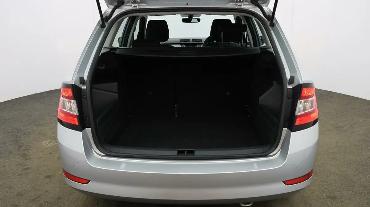 2019-skoda-fabia-10-tsi-se-l-109ps-estate-dsg-big-16