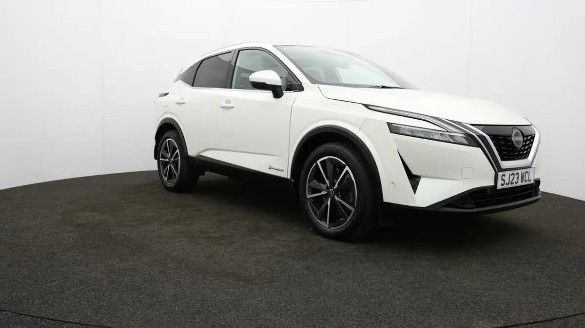 2023-nissan-qashqai-15-tekna-big-0