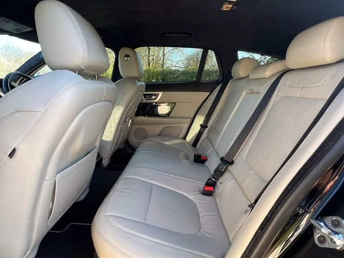 2015-jaguar-xf-30td-s-portfolio-sportbrake-5d-big-13