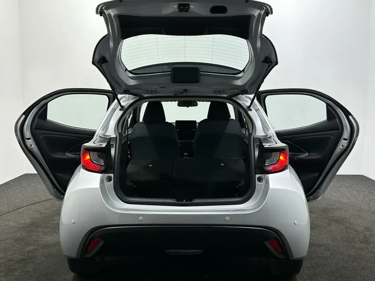 2021-toyota-yaris-15-vvt-i-icon-114bhp-hybrid-1490cc-e-cvt-big-40