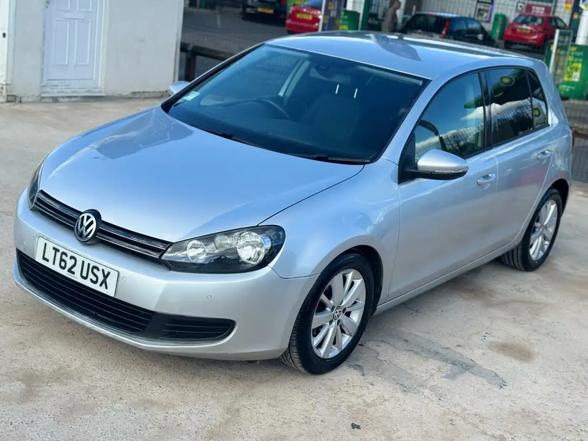 2012-volkswagen-golf-16td-blue-motion-match-5d-big-4