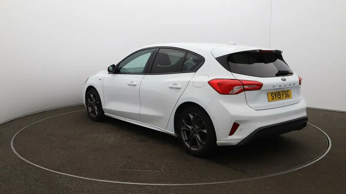 2019-ford-focus-10t-st-line-ss-hatchback-big-54