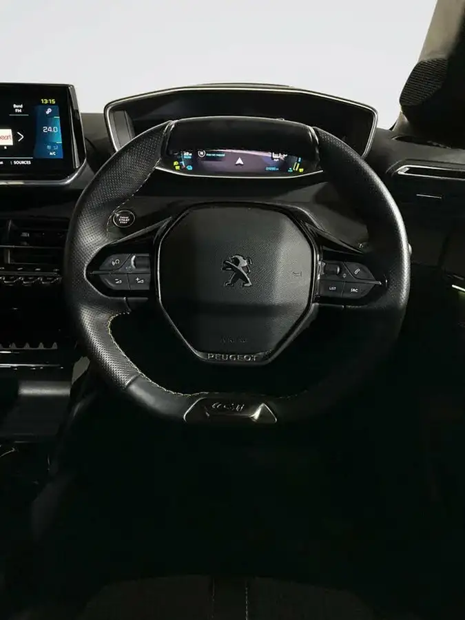 2021-peugeot-208-e-gt-50kwh-big-12
