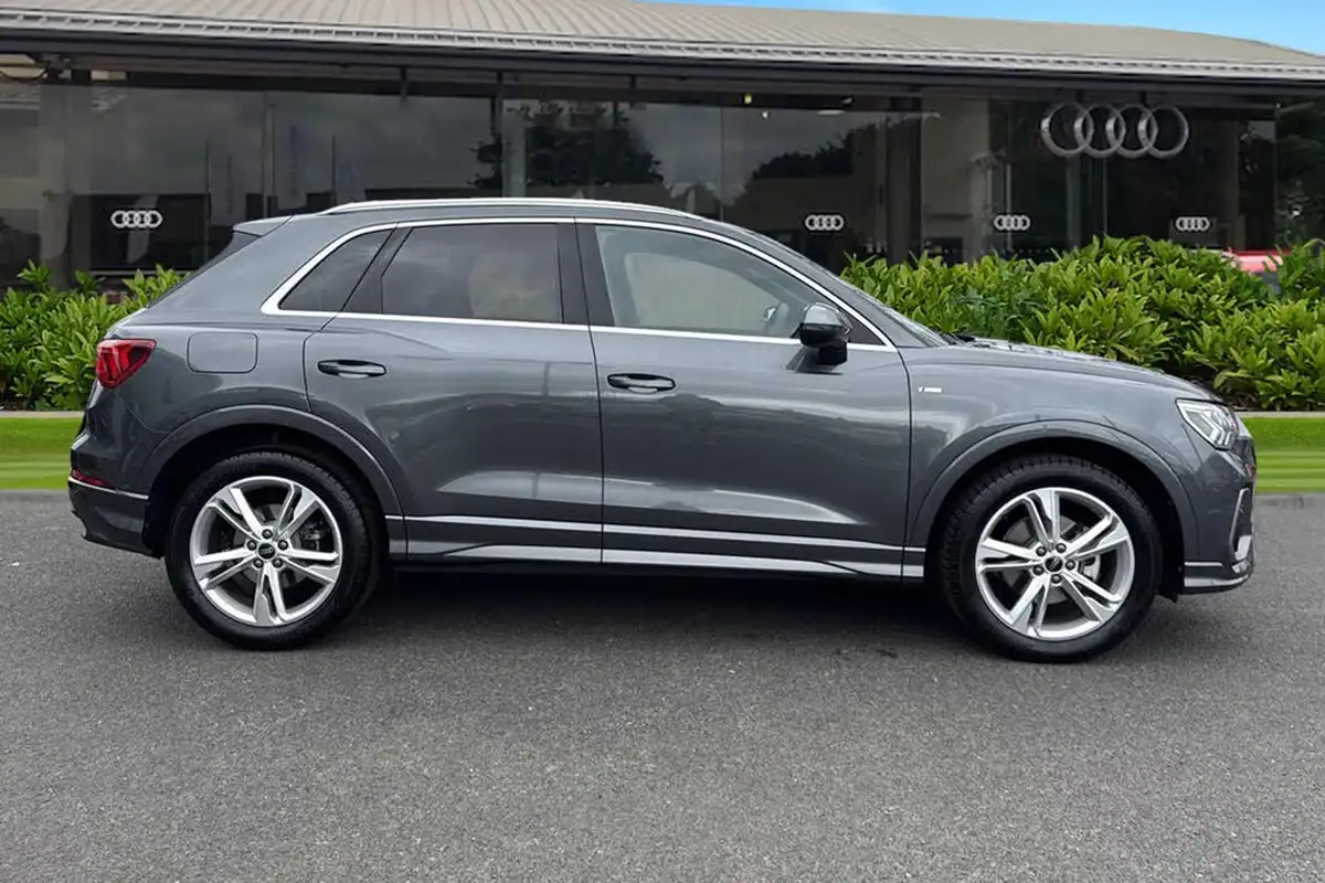 2024-audi-q3-15-35-tfsi-s-line-station-wagon-tronic-big-2
