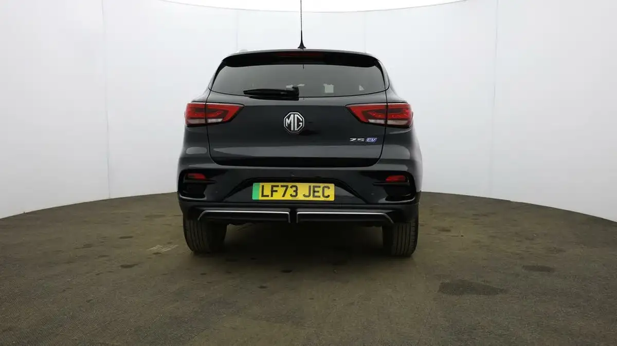 2023-mg-zs-suv-e-trophy-connect-ev-156ps-long-range-big-5