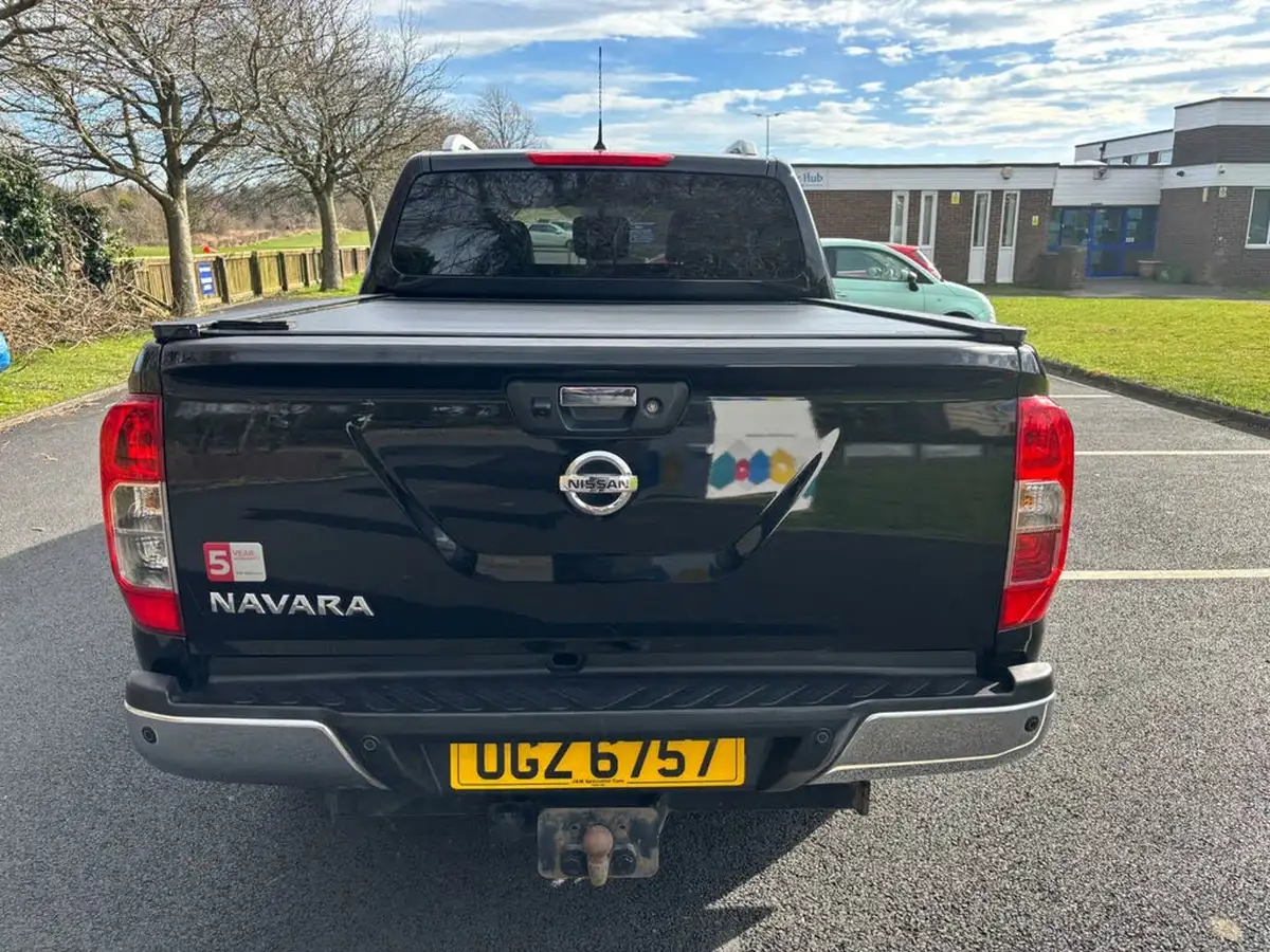 2019-nissan-navara-23dci-tekna-auto-big-6