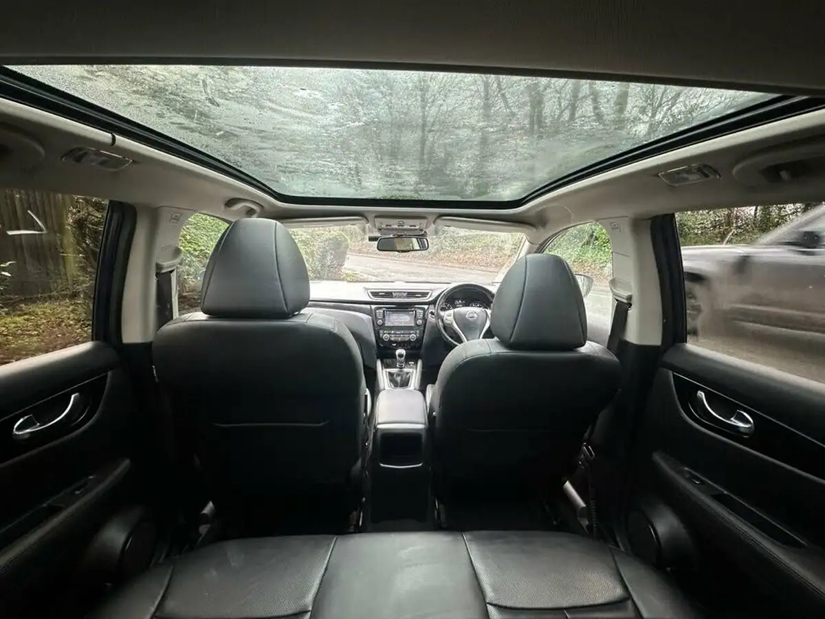 2015-nissan-qashqai-12-tekna-big-15