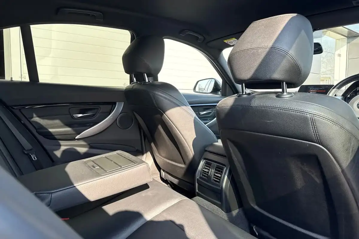 2018-bmw-3-series-20td-320d-m-sport-saloon-4d-auto-big-30