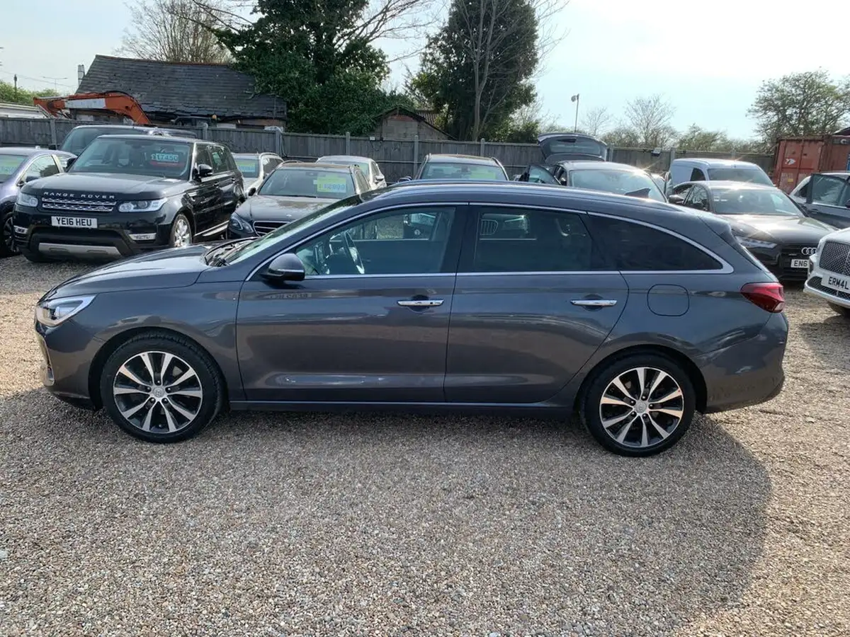 2017-hyundai-i30-14-t-gdi-premium-tourer-big-3