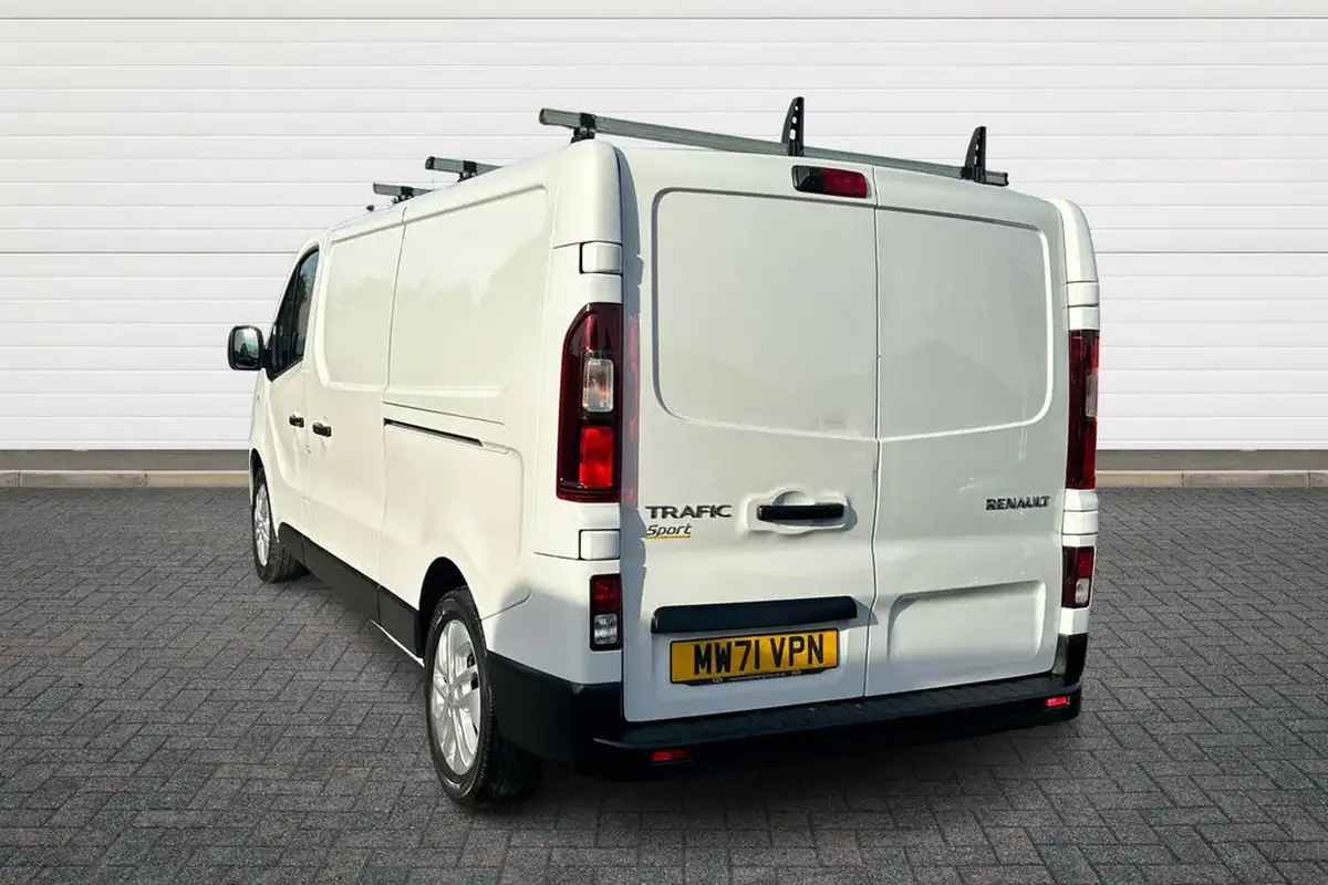 2021-renault-trafic-20dci-ll30-energy-120-sport-big-10