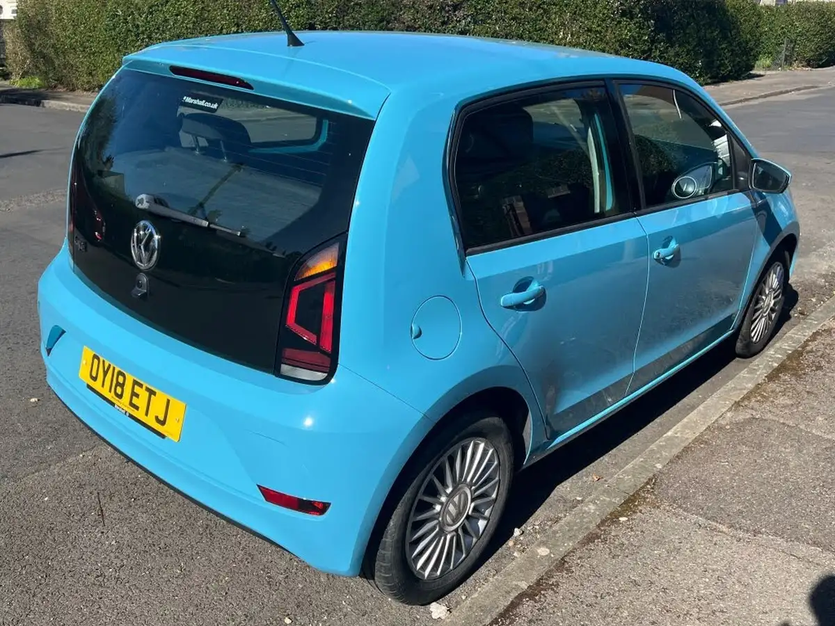 2018-volkswagen-up-10-move-up-ss-5d-big-2