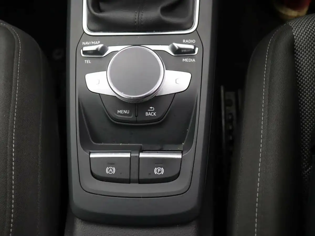 2021-audi-q2-10-30-tfsi-sport-big-27