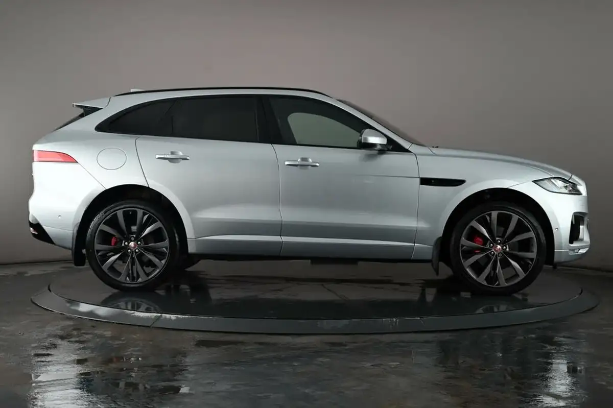 2016-jaguar-f-pace-30td-1st-edition-big-2