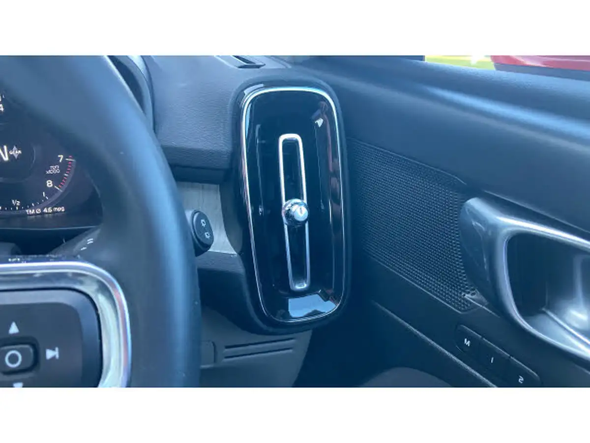 2021-volvo-xc40-15-t3-inscription-161bhp-big-27