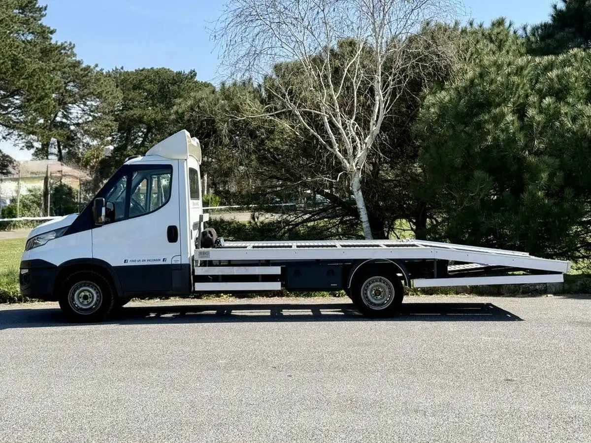 2017-iveco-daily-s-class-23td-35s12-4100-hi-matic-big-5