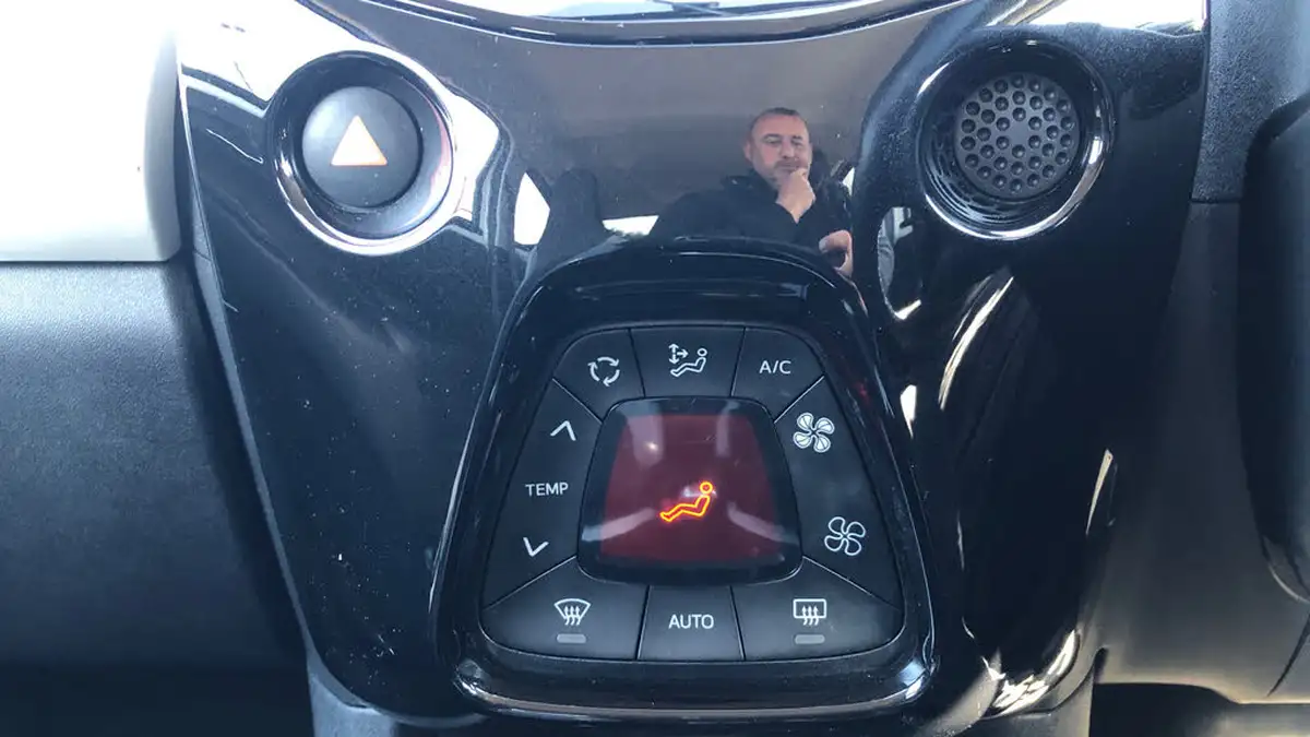 2018-toyota-aygo-10-vvt-i-x-press-71bhp-big-19