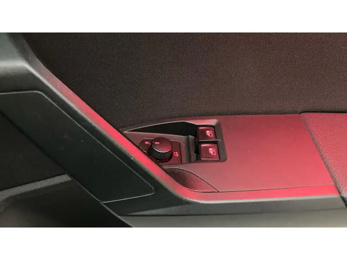 2019-seat-ibiza-10-mpi-fr-big-27