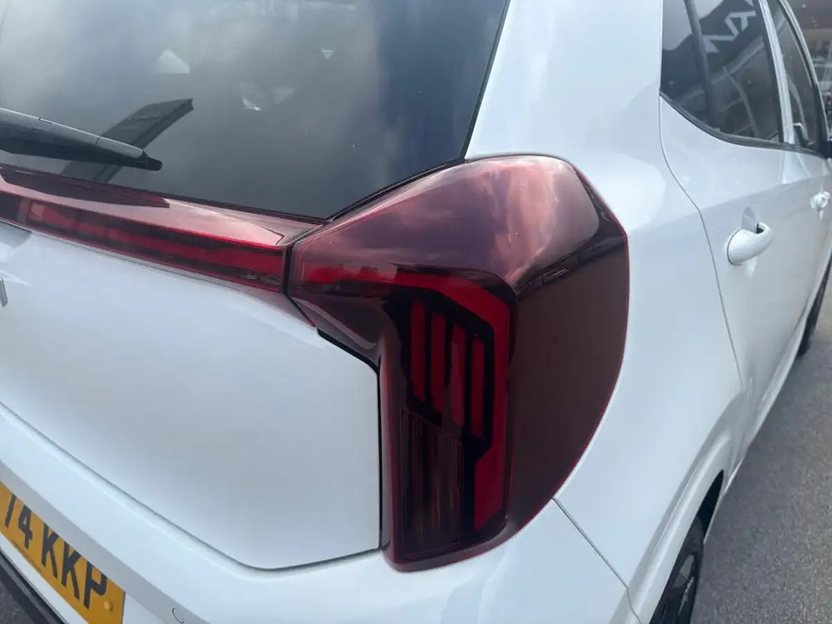 2024-kia-picanto-10-3-62bhp-auto-seq-big-24