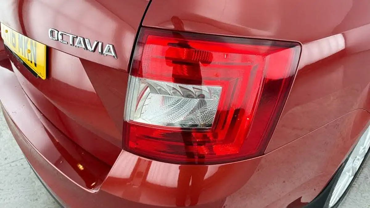 2016-skoda-octavia-14-tsi-se-l-estate-dsg-big-27