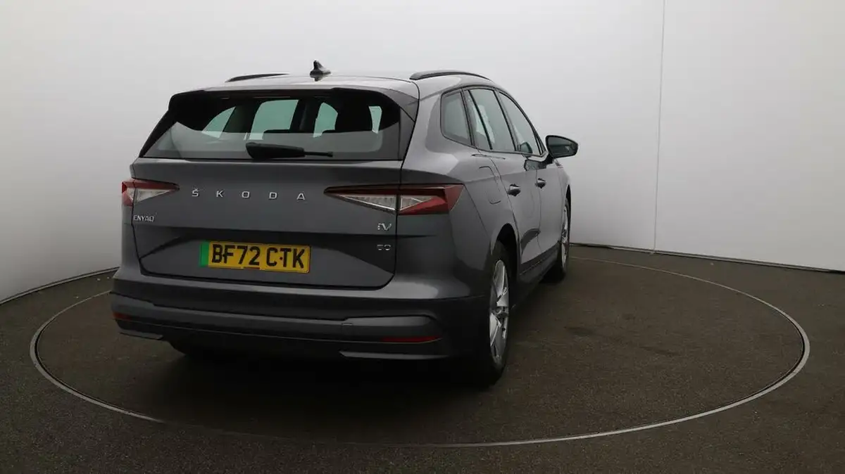 2022-skoda-enyaq-e-60-big-48