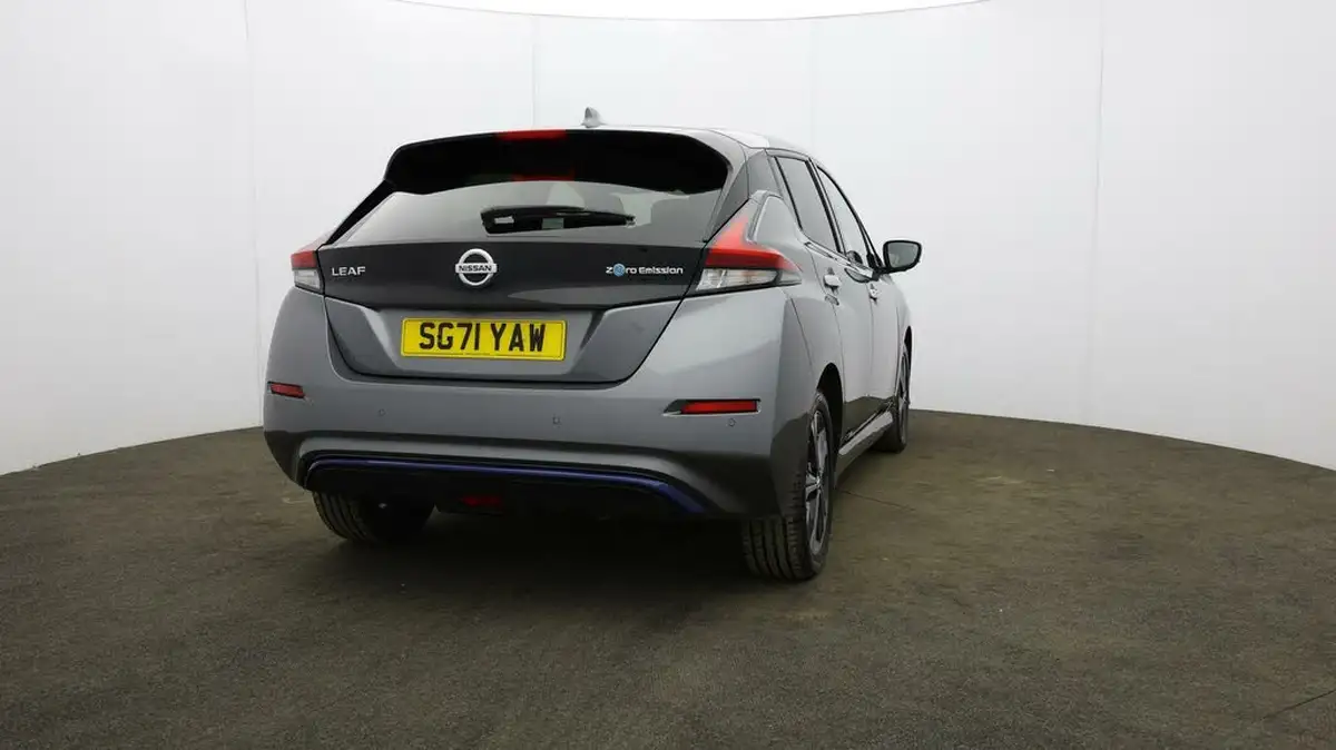 2021-nissan-leaf-e-e-tekna-big-5
