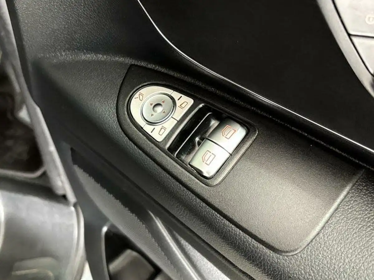 2022-mercedes-benz-vito-big-31