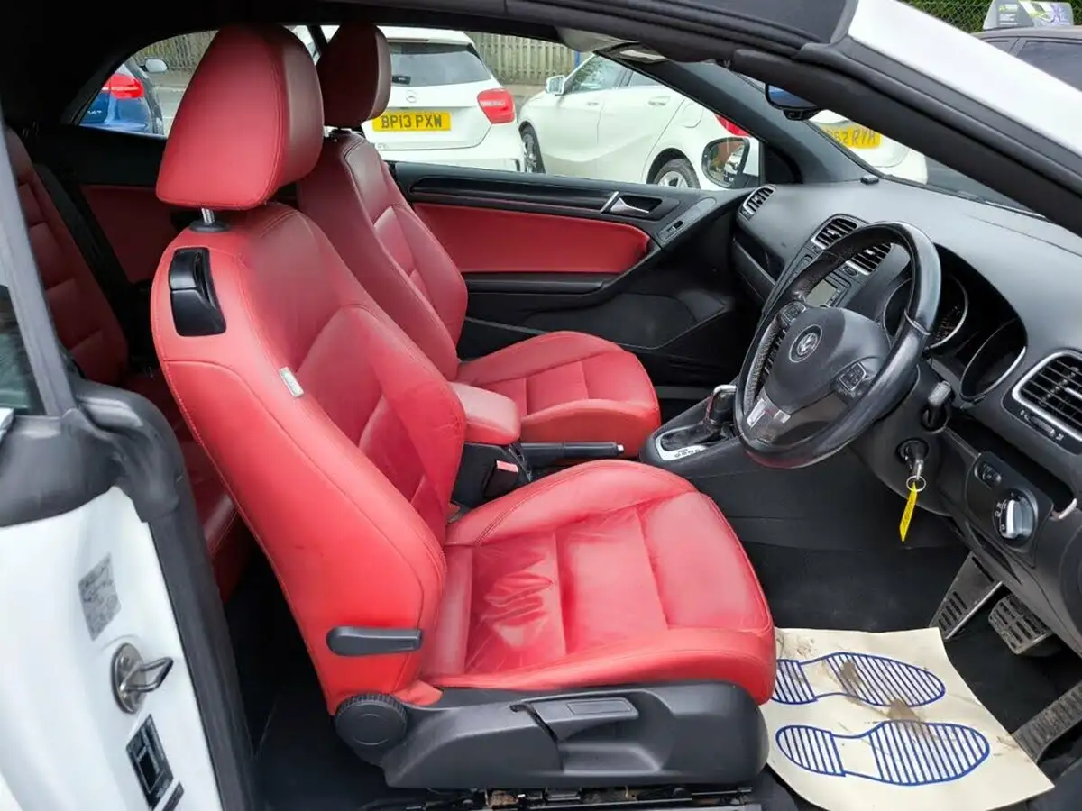2012-volkswagen-golf-big-27