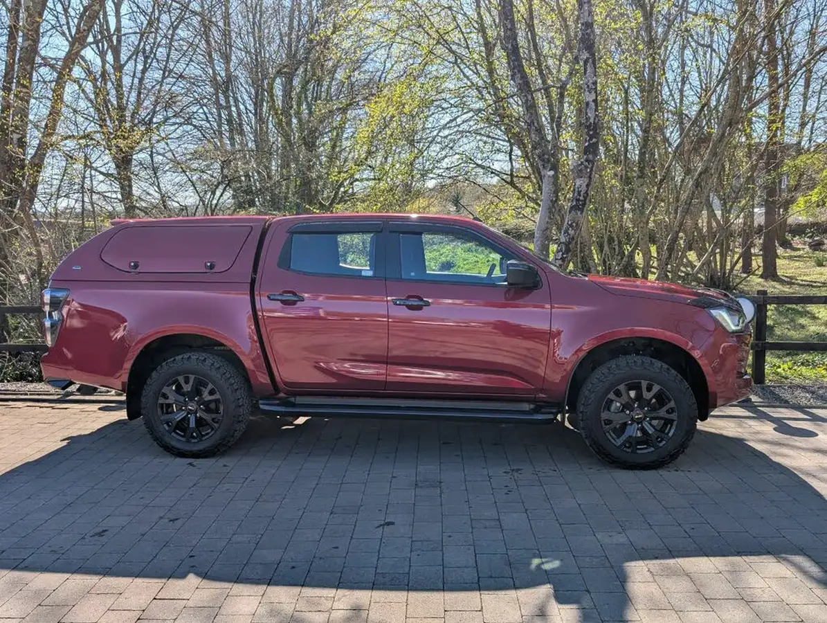 2023-isuzu-d-max-19td-v-cross-steel-edition-auto-big-3