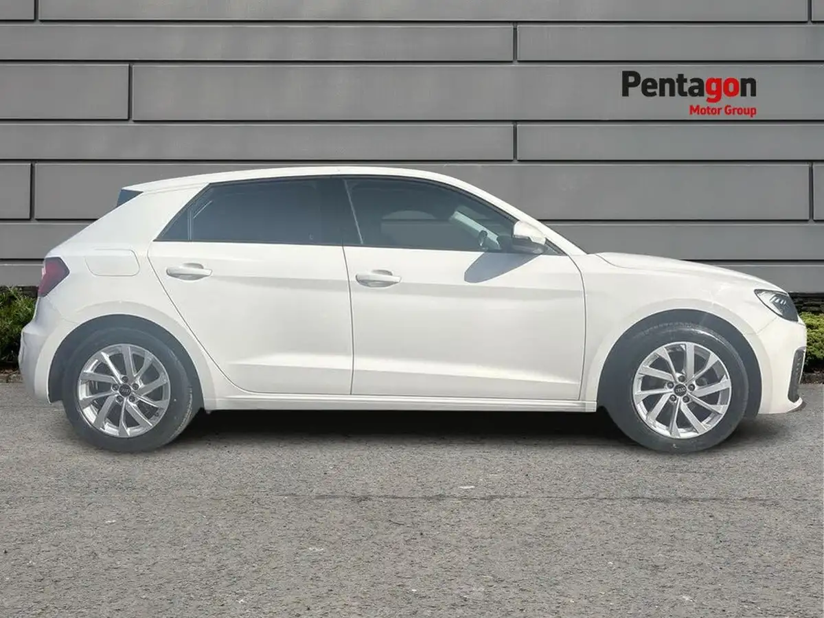 2021-audi-a1-10-25-tfsi-sport-big-10