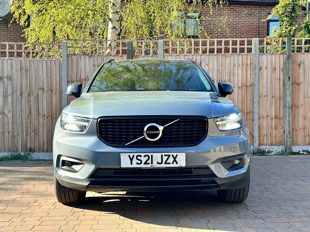 2021-volvo-xc40-15-t4-r-design-208bhp-big-1