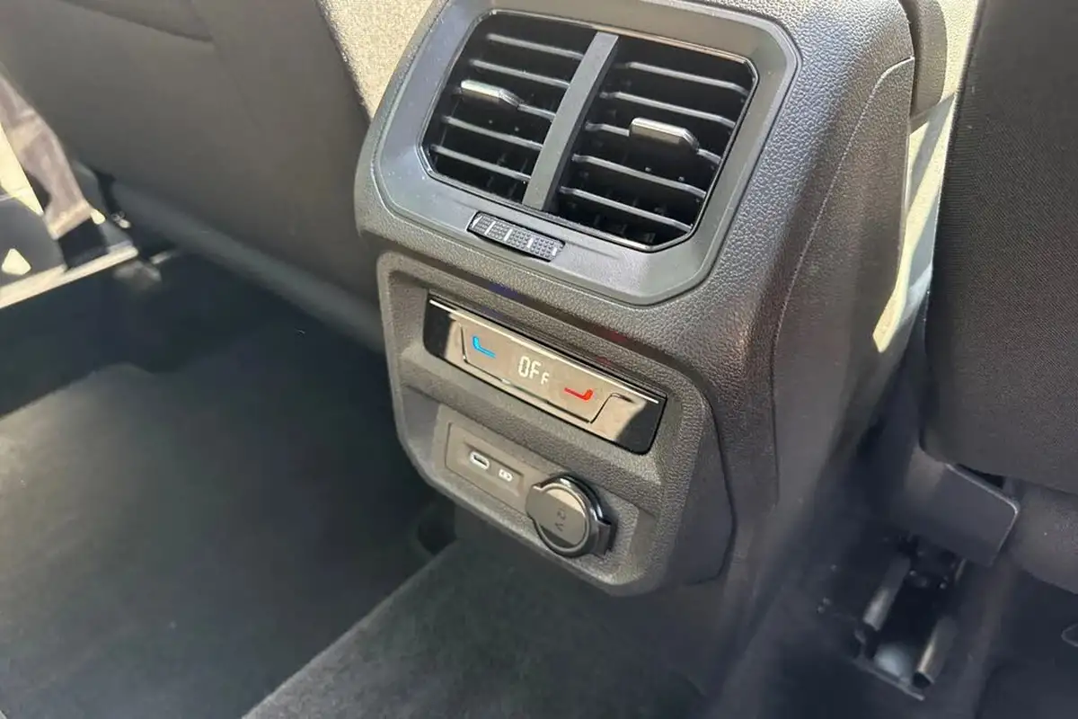 2022-volkswagen-tiguan-15-tsi-elegance-big-32