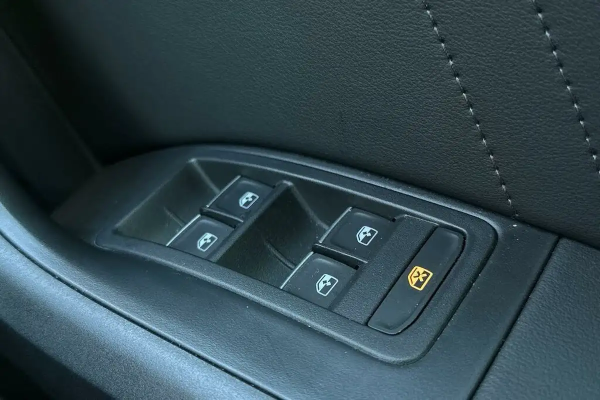 2023-seat-ateca-15-ecotsi-fr-black-edition-dsg-big-13