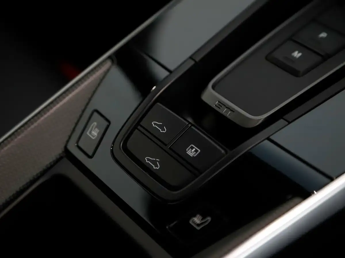 2022-porsche-911-38-turbo-coupe-big-28