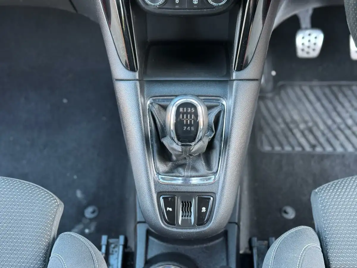 2016-vauxhall-zafira-tourer-14i-16v-turbo-sri-big-11