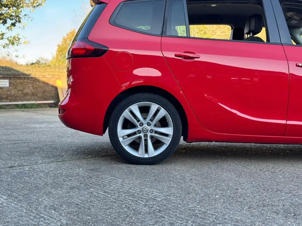 2016-vauxhall-zafira-tourer-14i-16v-turbo-sri-big-35