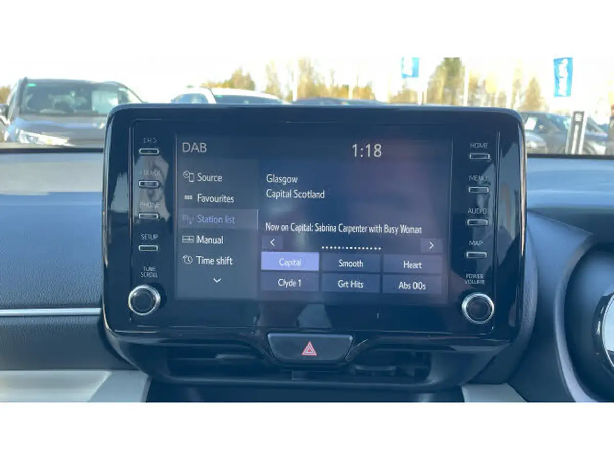 2021-toyota-yaris-15-vvt-i-excel-big-27
