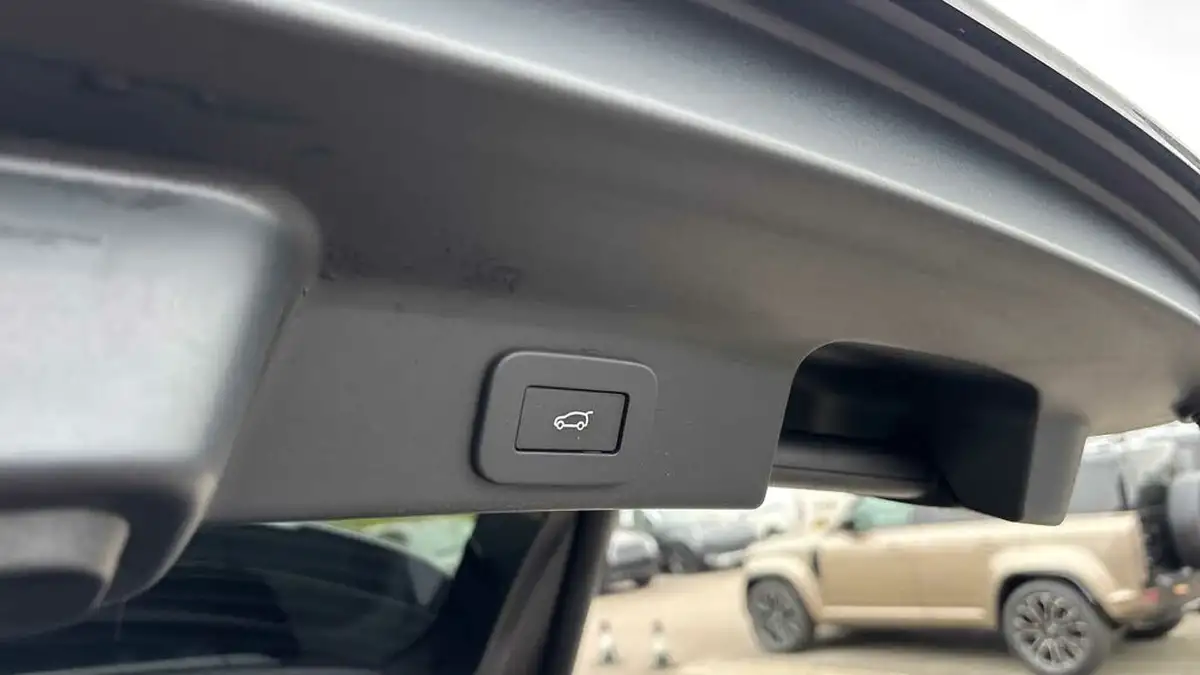 2024-jaguar-f-pace-20-d200-r-dynamic-hse-black-big-22