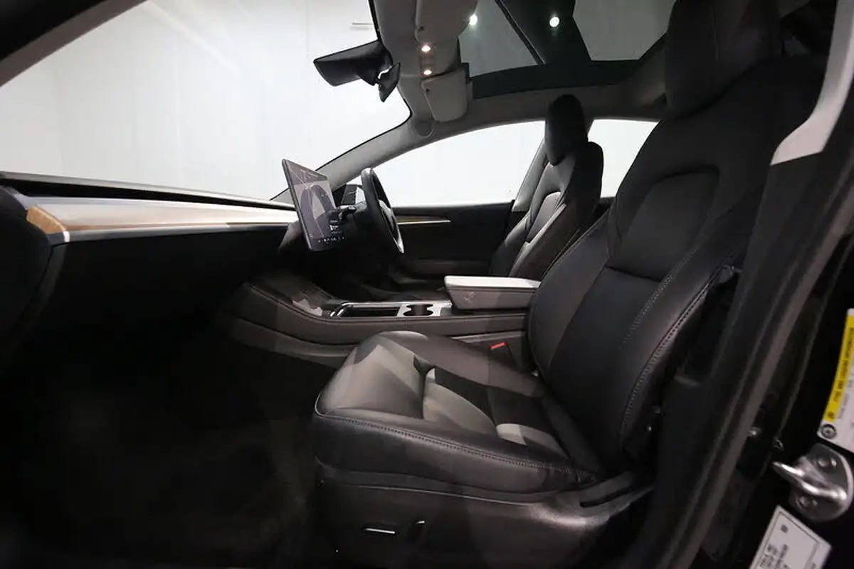 2022-tesla-model-3-e-long-range-big-21