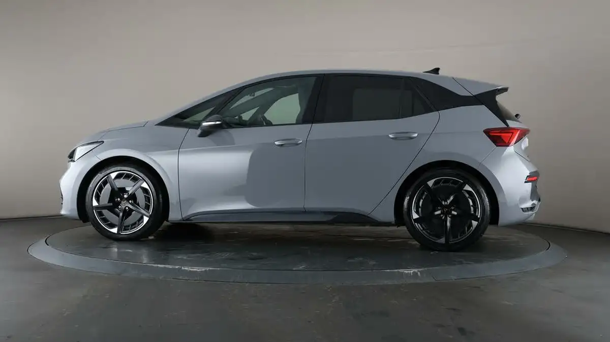 2022-cupra-born-e-v3-204ps-58kwh-big-29