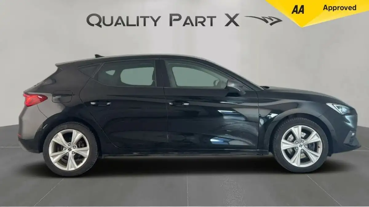 2021-seat-leon-14-e-hybrid-fr-hatchback-big-1
