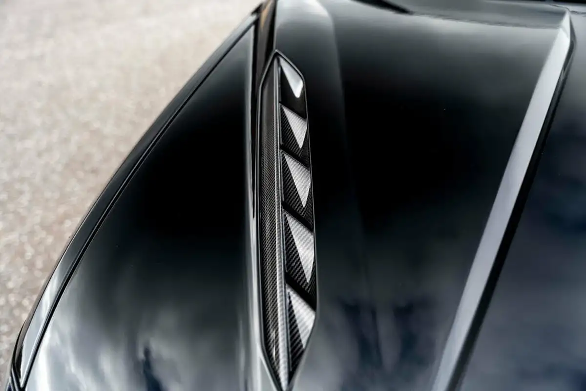 2024-lamborghini-urus-40-no-trim-big-16