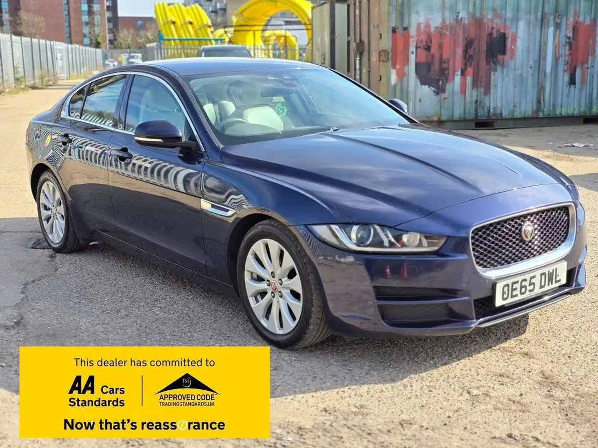 2015-jaguar-xe-20td-portfolio-163ps-auto-big-2