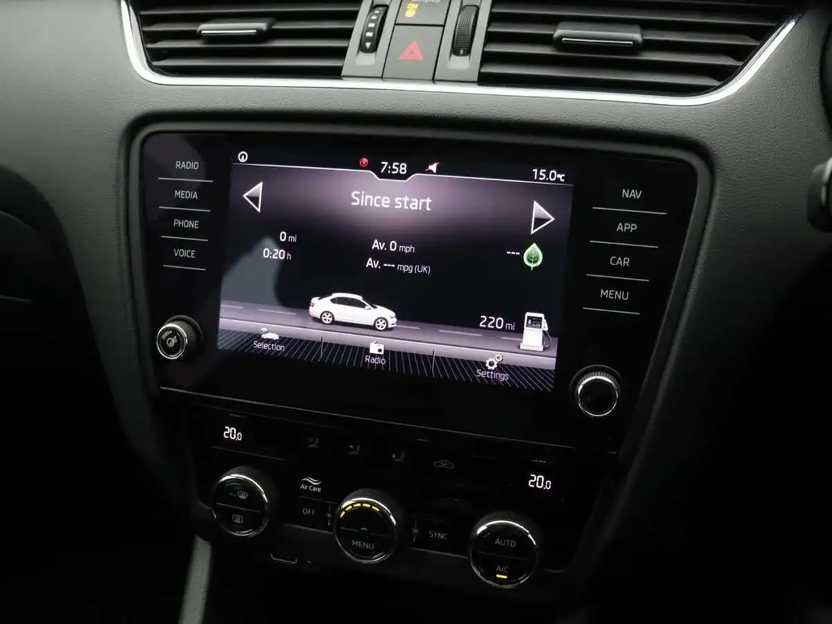 2019-skoda-octavia-10-tsi-se-technology-hatchback-big-17
