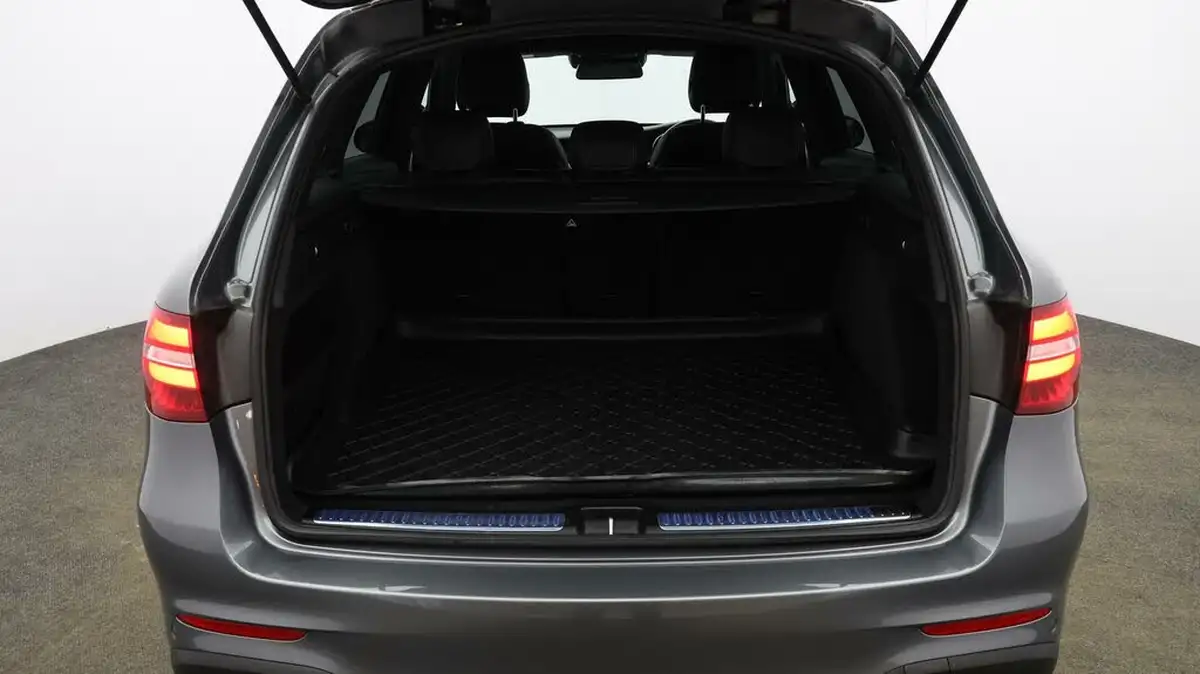 2018-mercedes-benz-glc-class-21d-glc220d-amg-line-premium-plusss-station-wagon-5d-big-16