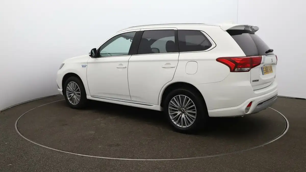 2018-mitsubishi-outlander-24-4h-phev-big-28