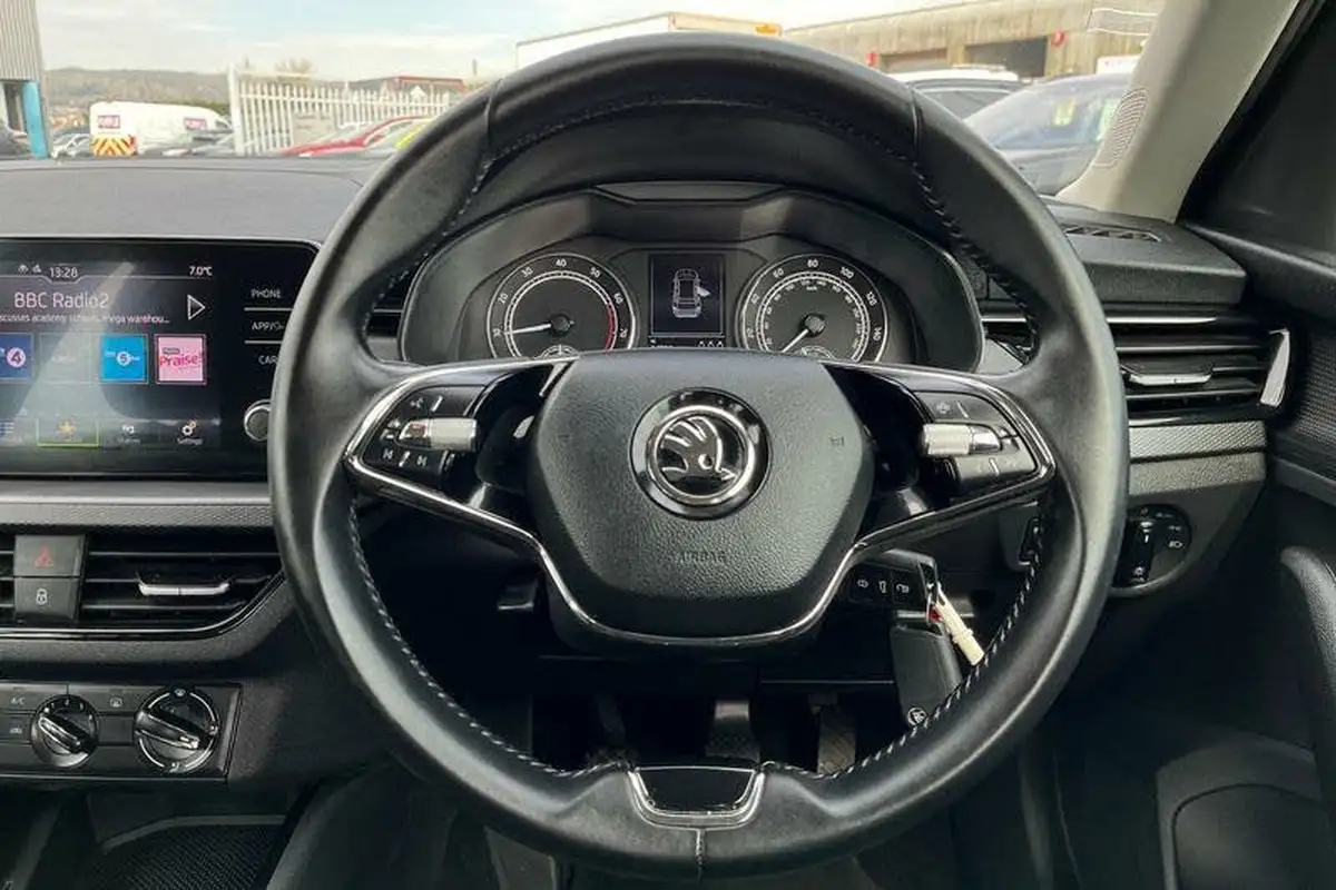 2021-skoda-kamiq-10-tsi-se-95ps-big-11