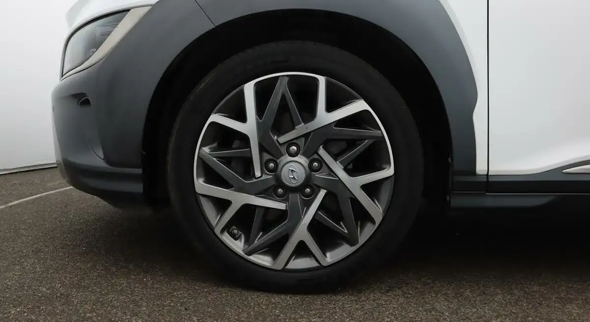 2022-hyundai-kona-16-gdi-premium-big-18