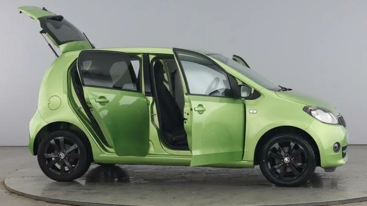 2016-skoda-citigo-10-mpi-black-edition-5d-big-9